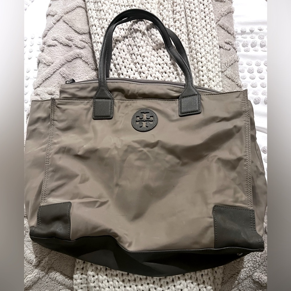 Tory Burch woman’s tote
